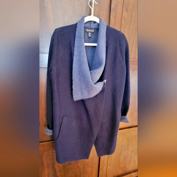 Cardigan - Picture 1 of 6